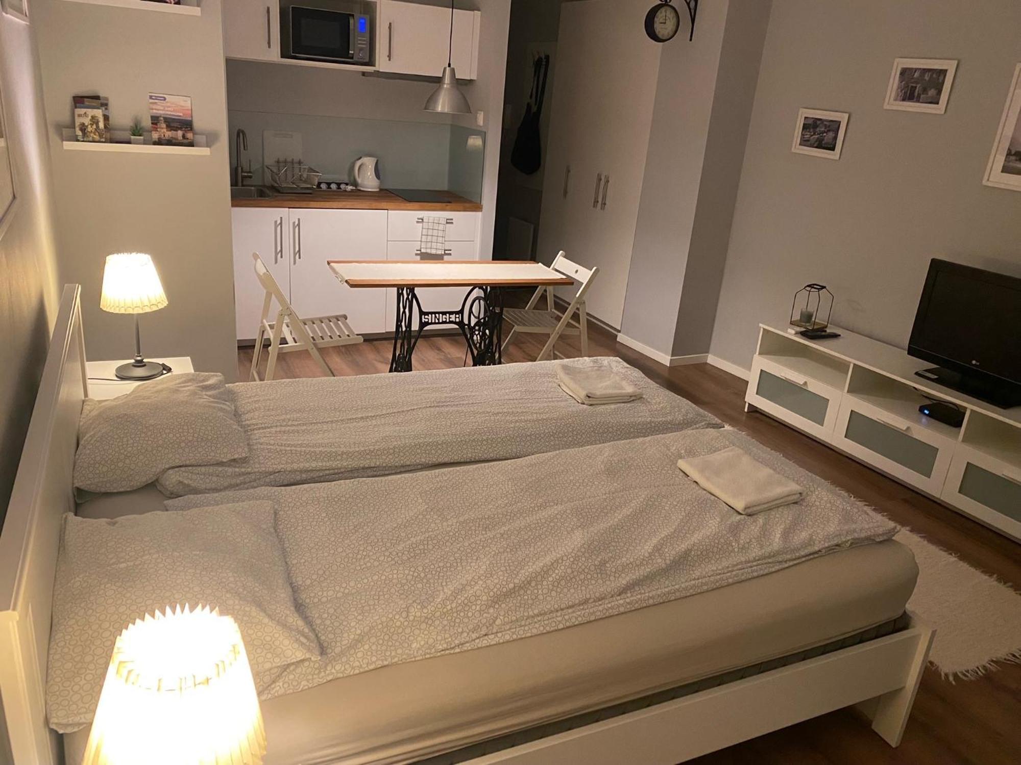 B&B Apartman Егер Екстериор снимка